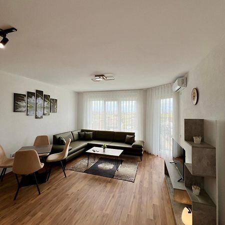 Holiday Apartments Gjakova Ngoại thất bức ảnh