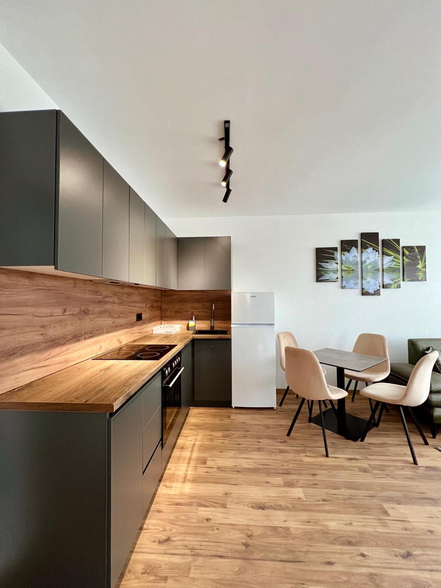 Holiday Apartments Gjakova Ngoại thất bức ảnh