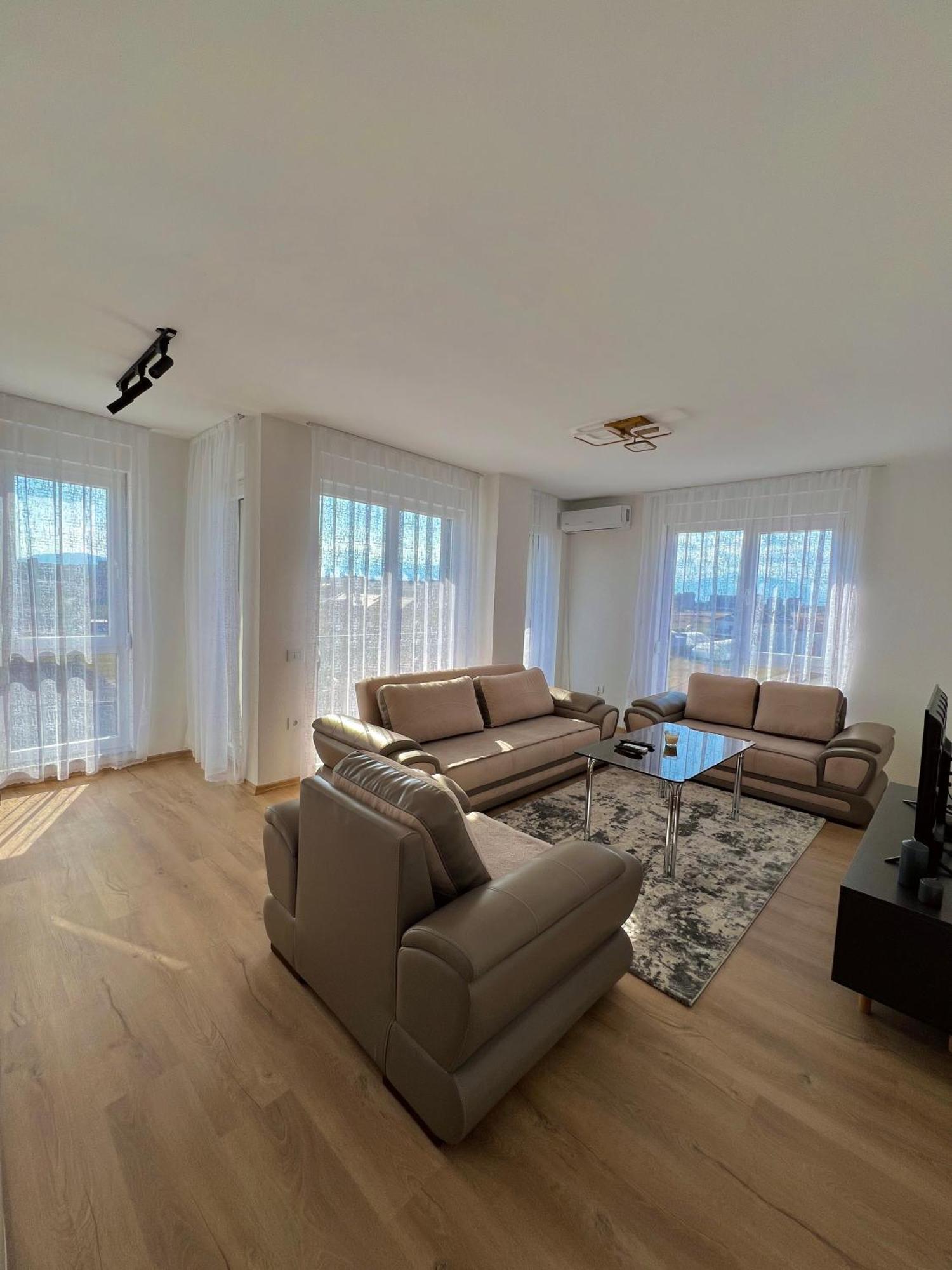 Holiday Apartments Gjakova Phòng bức ảnh