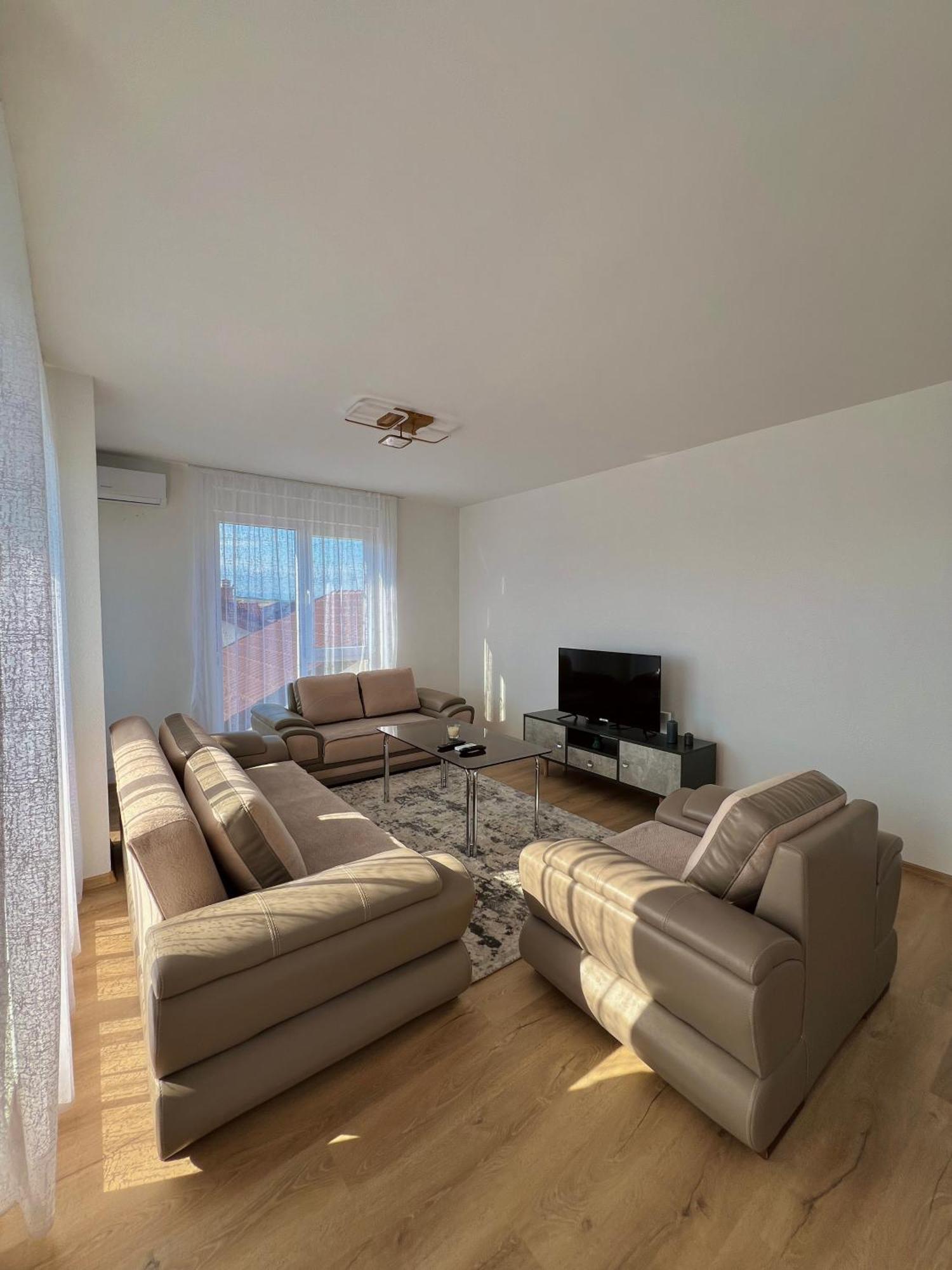 Holiday Apartments Gjakova Phòng bức ảnh