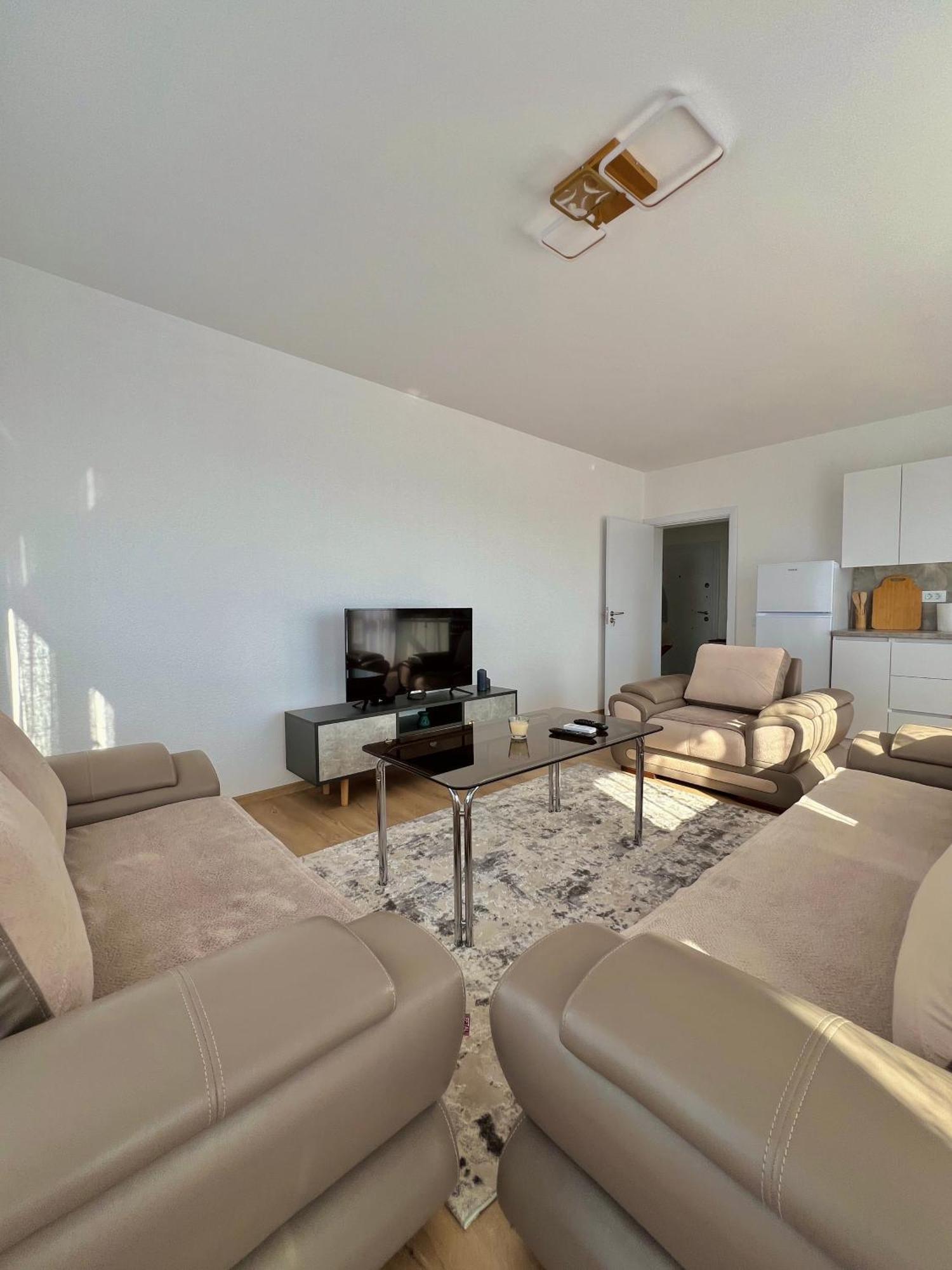 Holiday Apartments Gjakova Phòng bức ảnh
